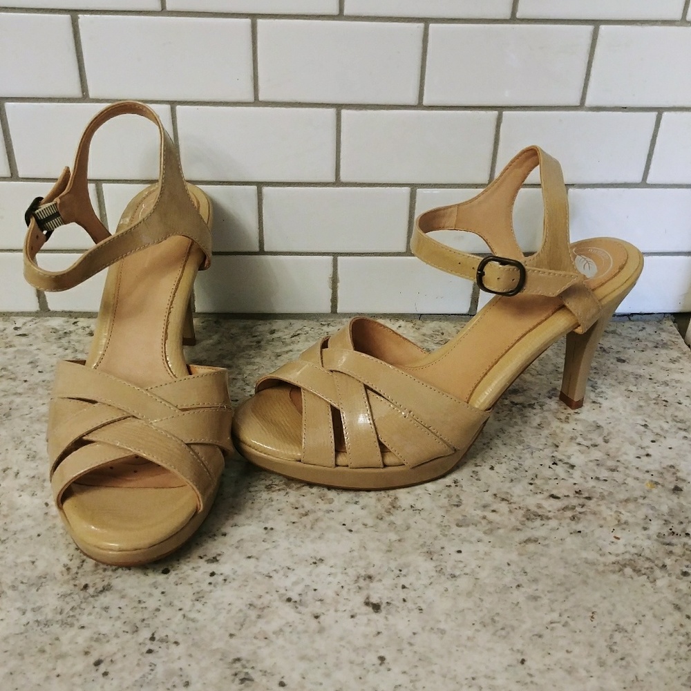 Nurture nude heels size 8.5 women's
